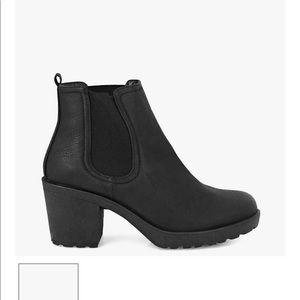 Black chealsea booties